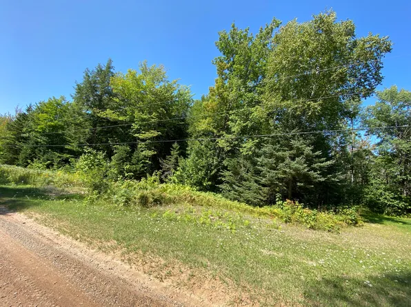 E21966 Airport Rd, Grand Marais, MI 49839