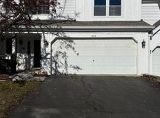 252 Spring Point Dr, Carpentersville, IL 60110