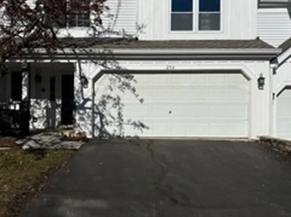 252 Spring Point Dr, Carpentersville, IL 60110