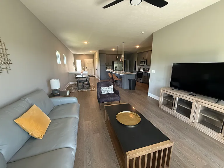 8233 S 178th St — Photo 3