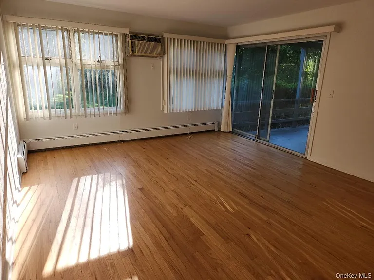 20 Locust St #1B — Photo 2