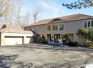 947 Middle Neck Rd, Great Neck, NY 11024