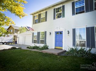 2048 NW Greenwood Pl, Redmond, OR 97756