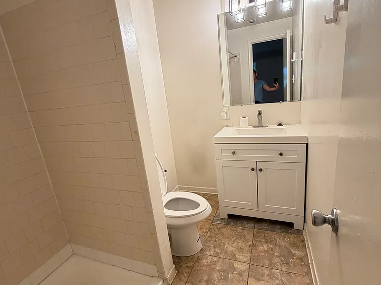18732 Walkers Choice Rd #5 — Photo 3