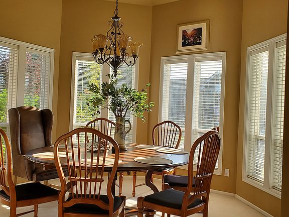 Formal dining room 