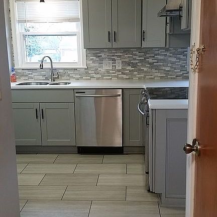 3rd image of 18 Malbon Ave