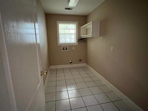 3rd image of 235 De Val Dr