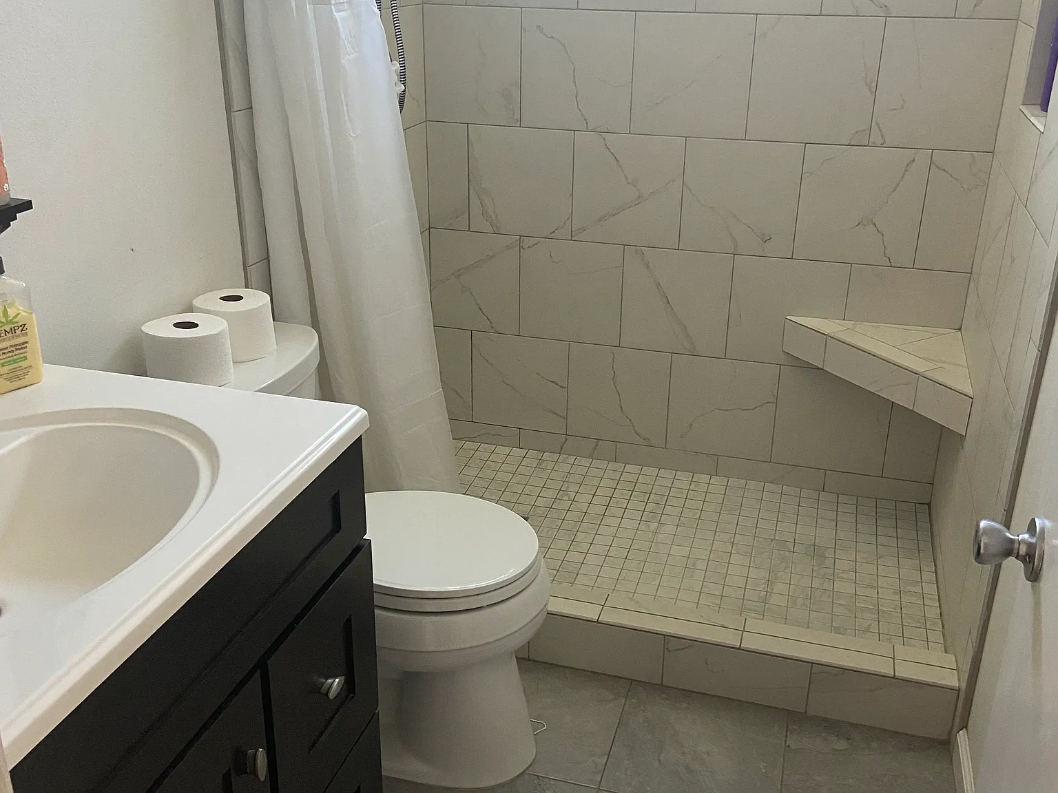 3 bed, 1250 sqft, $3,950 — Photo 4
