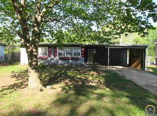 3807 SW Cambridge Ave, Topeka, KS 66610
