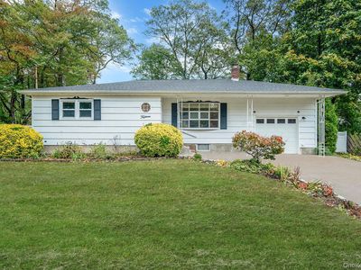 15 Raymond Avenue, Farmingville, NY, 11738