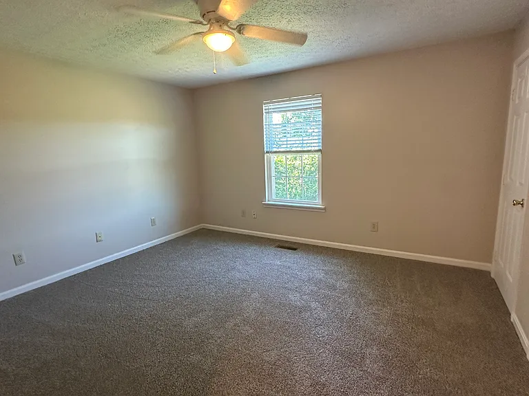 115 Edward Ct #4 — Photo 9