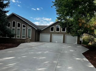 1309 Ridge Rd, Mitchell, SD 57301