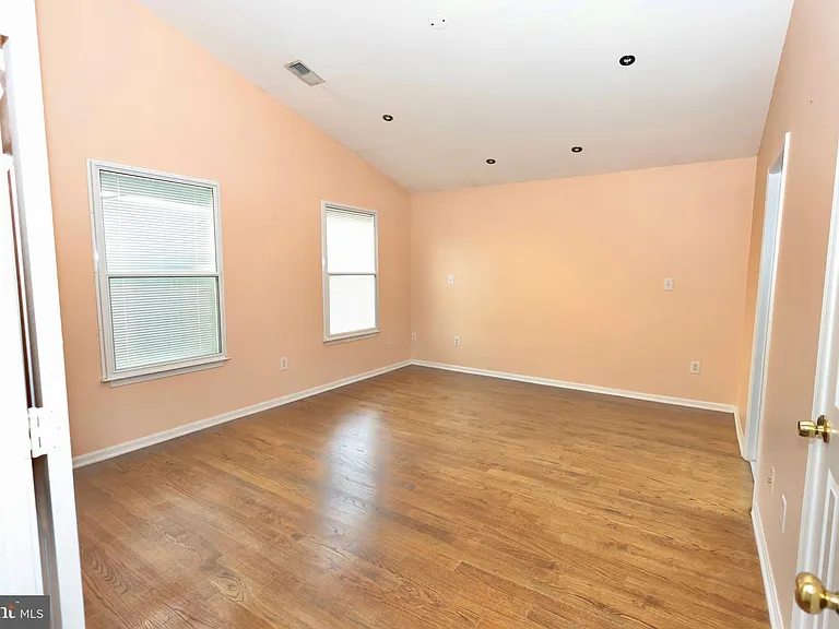 6633 Creek Point Way — Photo 47
