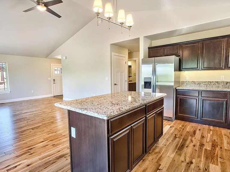 2951 E Fairview Loop — Photo 2