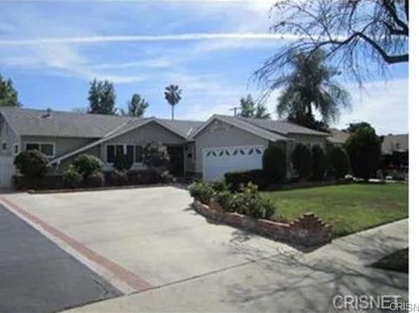 16050 Knapp St, North Hills, CA 91343