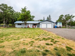 685 Rockwood Ln, Eagle Point, OR 97524