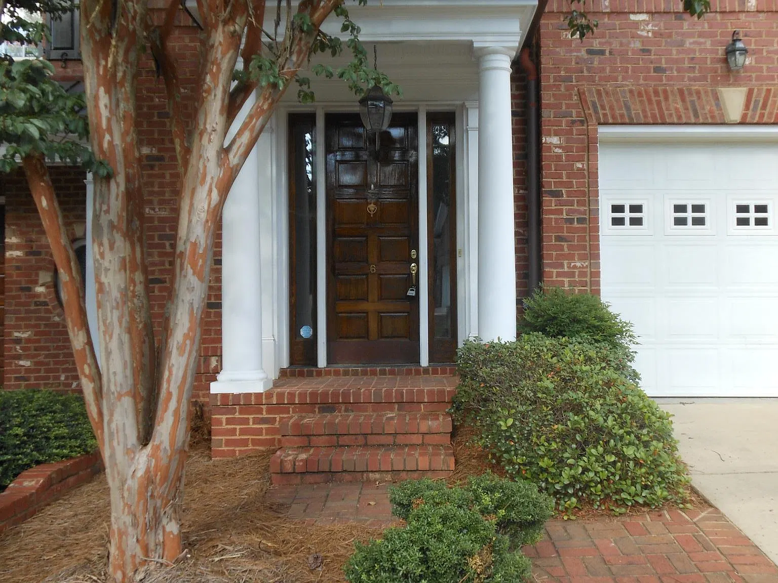 4 bed, 3.5 bath, 3879 sqft, $3,995 — Photo 3