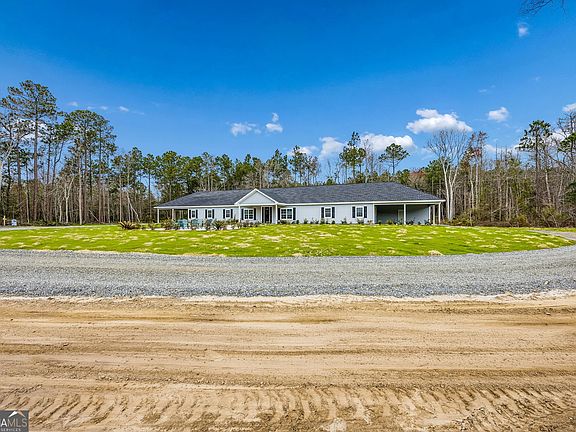 3rd image of 336 Woodland Way