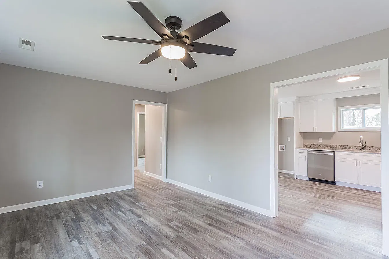 3 bed, 1220 sqft, $1,980 — Photo 3