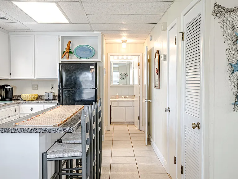 405 Dolphin St #B — Photo 12