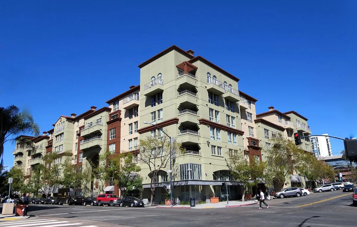 1501 Front St — Photo 1