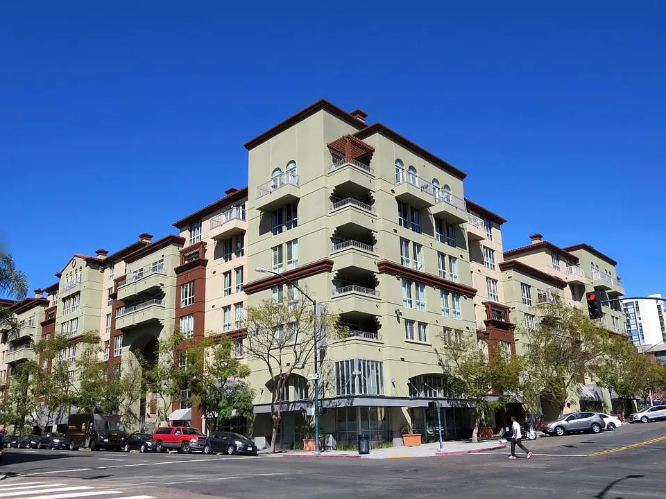 1501 Front St #305