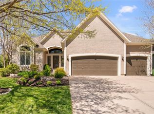 19500 W 98th Ter, Lenexa, KS 66220