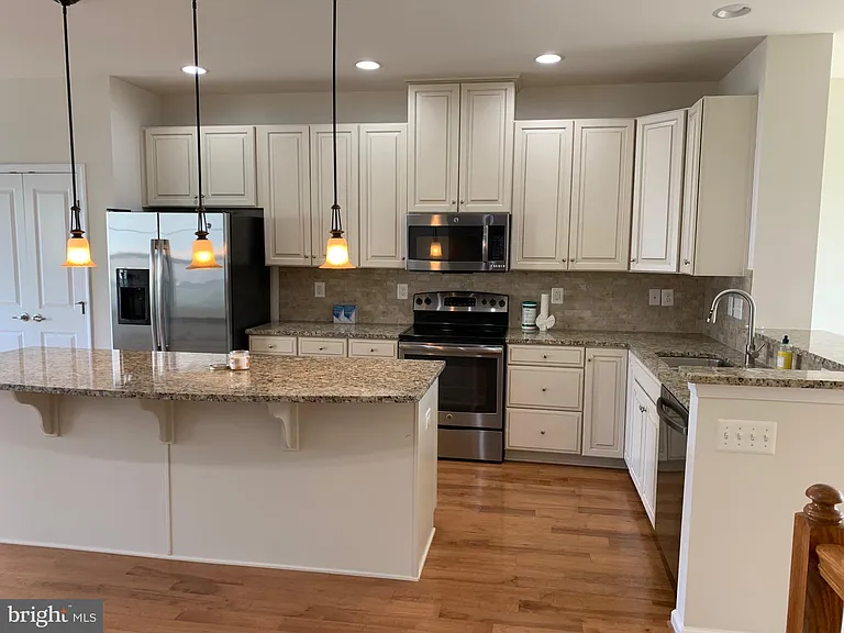 9022 Randolph Cir — Photo 8