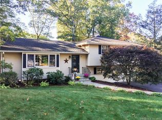 19 Mayflower Ln, Meriden, CT 06450