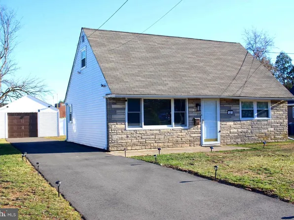 22 Farrell Ave, Ewing, NJ 08618