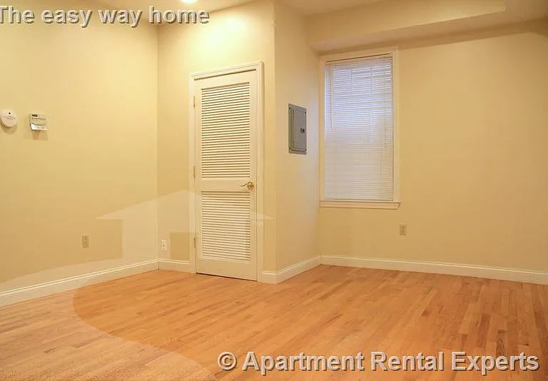 460 Green St #3 — Photo 6