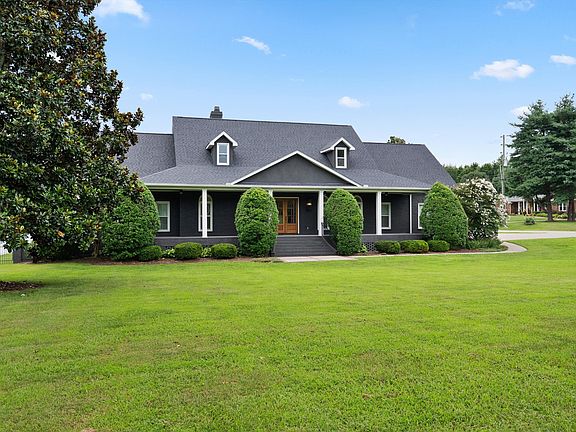 3rd image of 2245 Oakleaf Dr