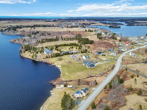 3rd image of 92 Lake Darling Rd