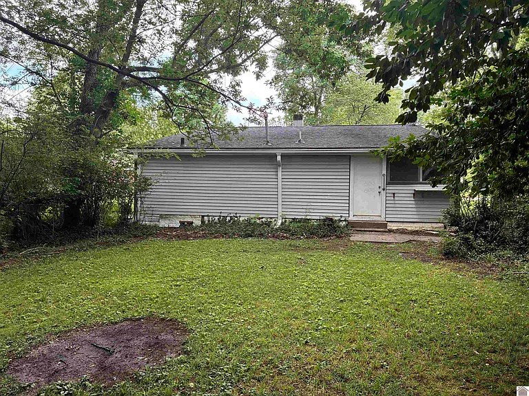 1207 Markham Ave — Photo 4