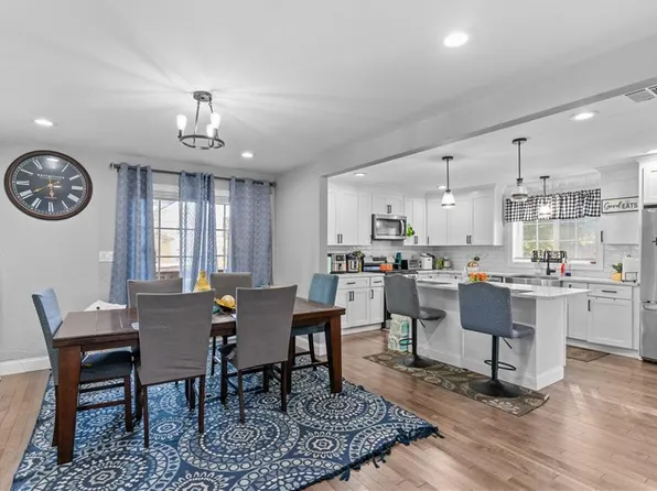 35 Erastus St, Providence, RI 02909