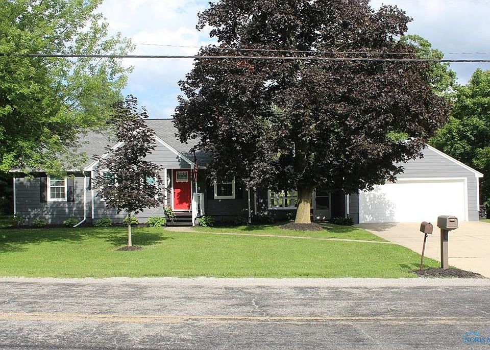 1st image of 925 Lois Clarke Ln