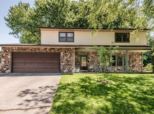 1304 Broadmoor Dr, O'Fallon, IL 62269