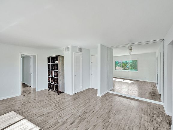 4th image of 720 Bayshore Drive #302