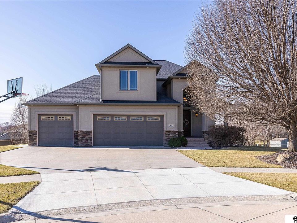 1st image of 907 Ridge Road Pl