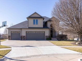 907 Ridge Road Pl, Hickman, NE 68372