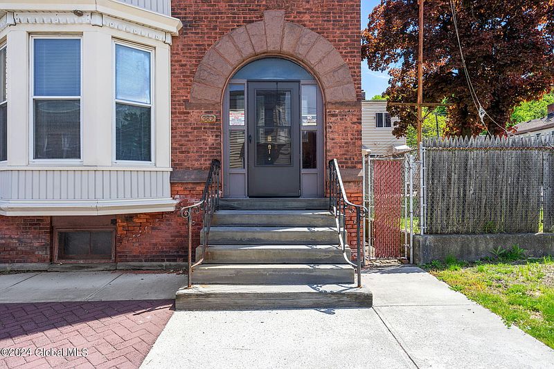 4th image of 382 4th Street