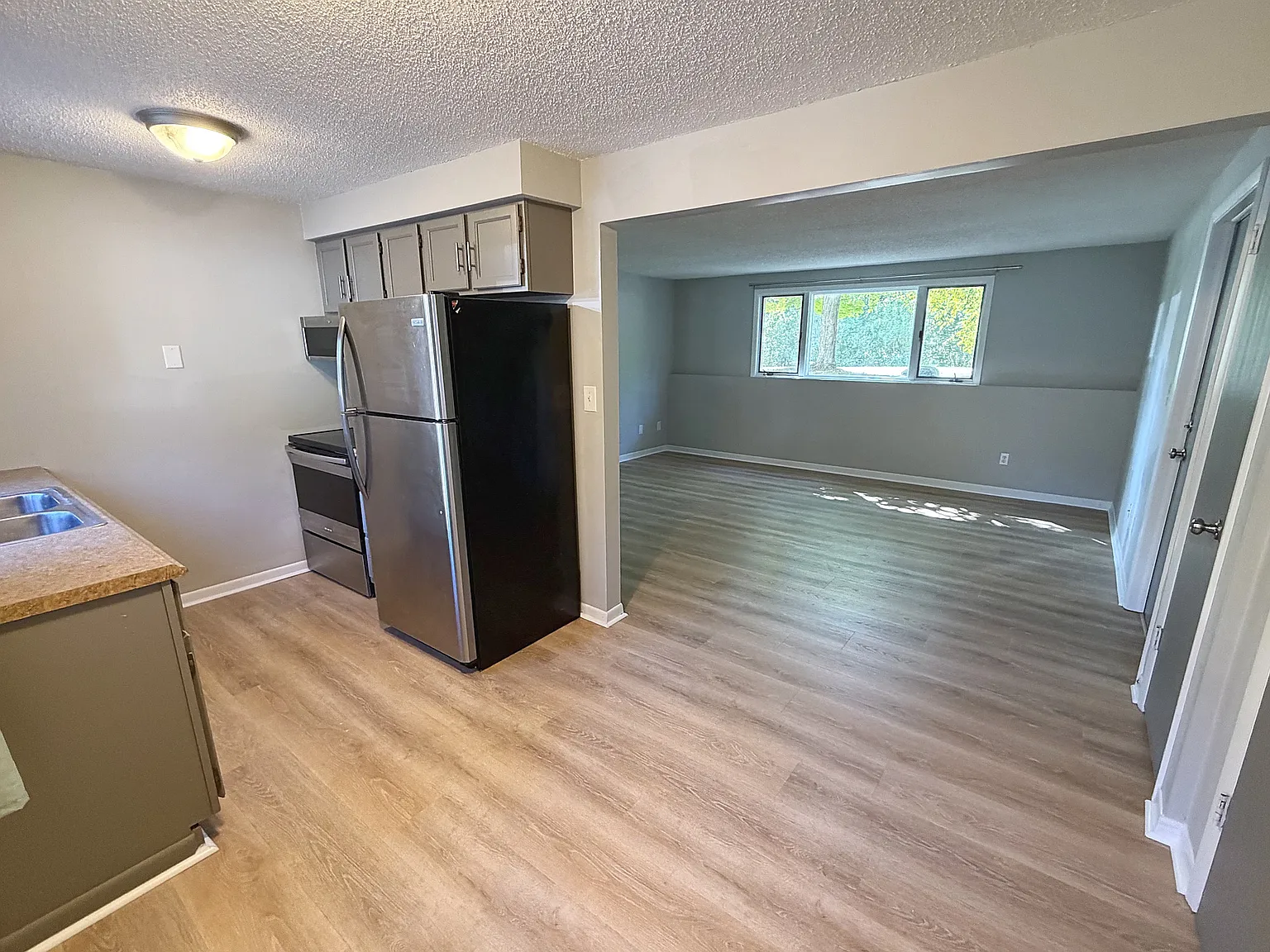 2 bed, 950 sqft, $1,625 — Photo 2