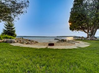 7620 S Dunns Farm Rd, Maple City, MI 49664