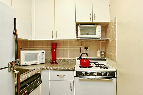 Sold by Corcoran | media 14