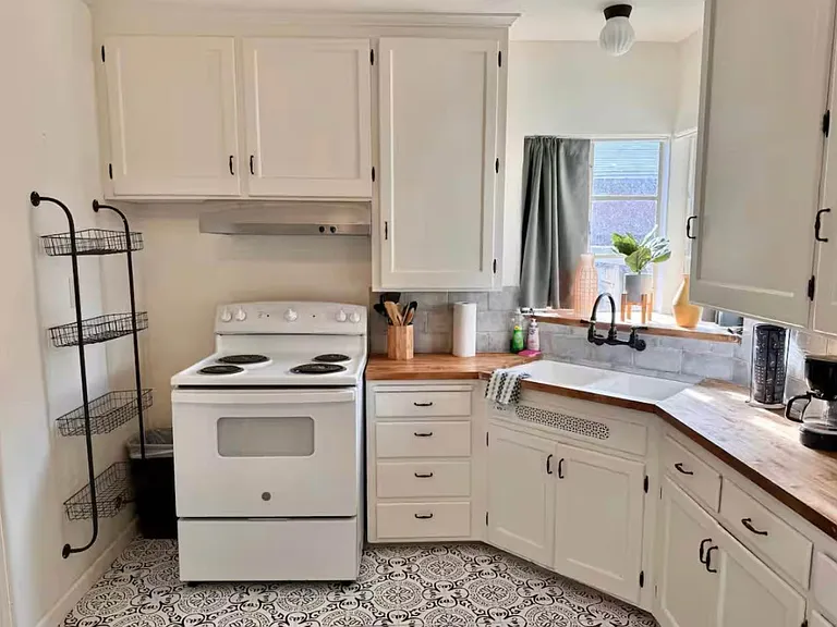 1350 N Echo Ave — Photo 8