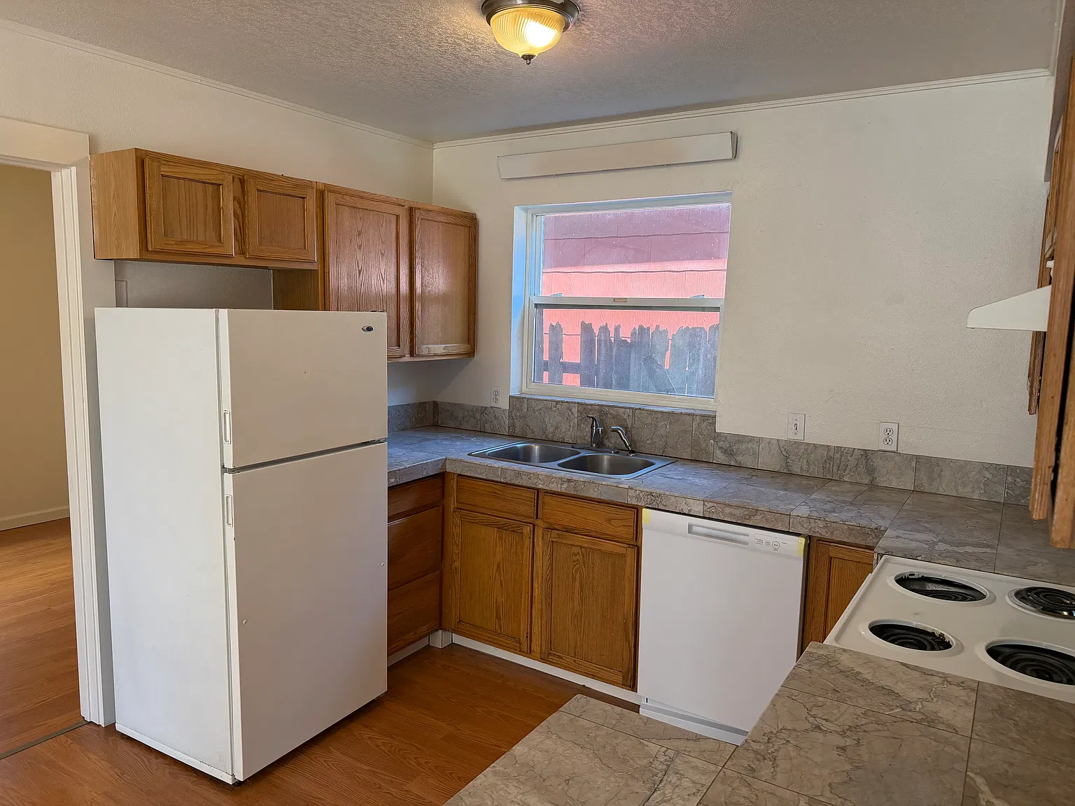 2 bed, 700 sqft, $1,395 — Photo 4
