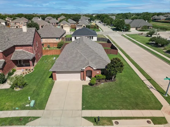7517 Gairlock Dr, Fort Worth, TX 76179