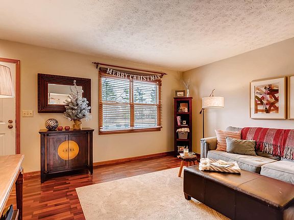 2nd image of 5249 Meadowknoll Ln