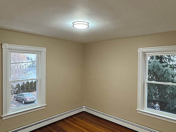 4th image of 17 Lodi St #1