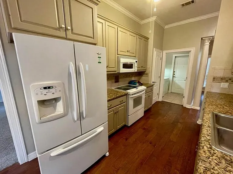 3601 Serena Woods Ct — Photo 9